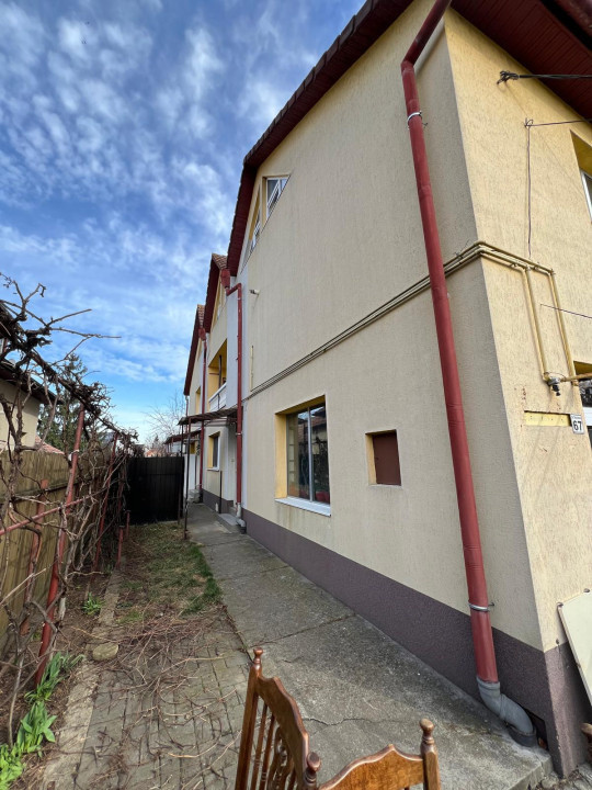 Vanzare casa + teren 800 mp. cartierul Gheorgheni