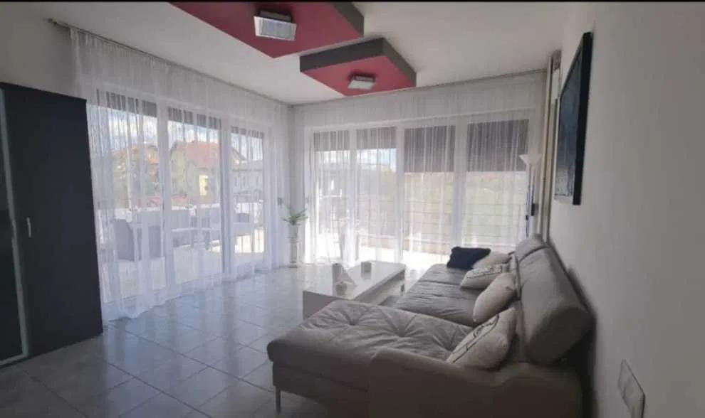 Oportunitate! Penthouse de 60 mp. + teraasă de 60 mp., car Europa