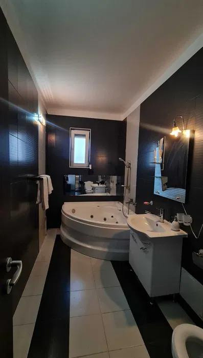 Oportunitate! Penthouse de 60 mp. + teraasă de 60 mp., car Europa