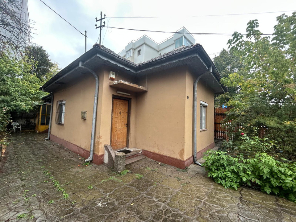 Casa plan parter, 323 mp teren, 85 mp utili, in apropierea C.N. Fratii Buzesti