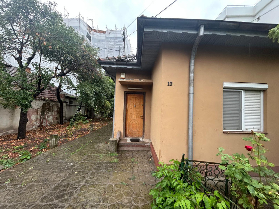 Casa plan parter, 323 mp teren, 85 mp utili, in apropierea C.N. Fratii Buzesti