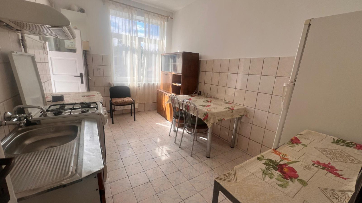  Apartament 3 camere de închiriat – Str. Avram Iancu