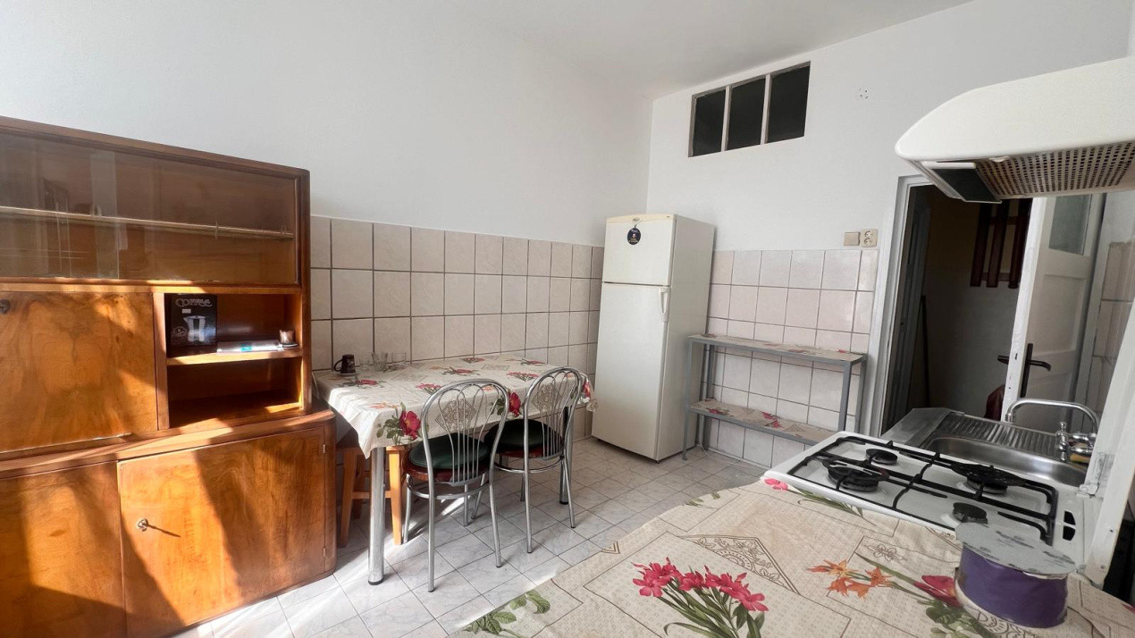  Apartament 3 camere –aproape de Colina Universității