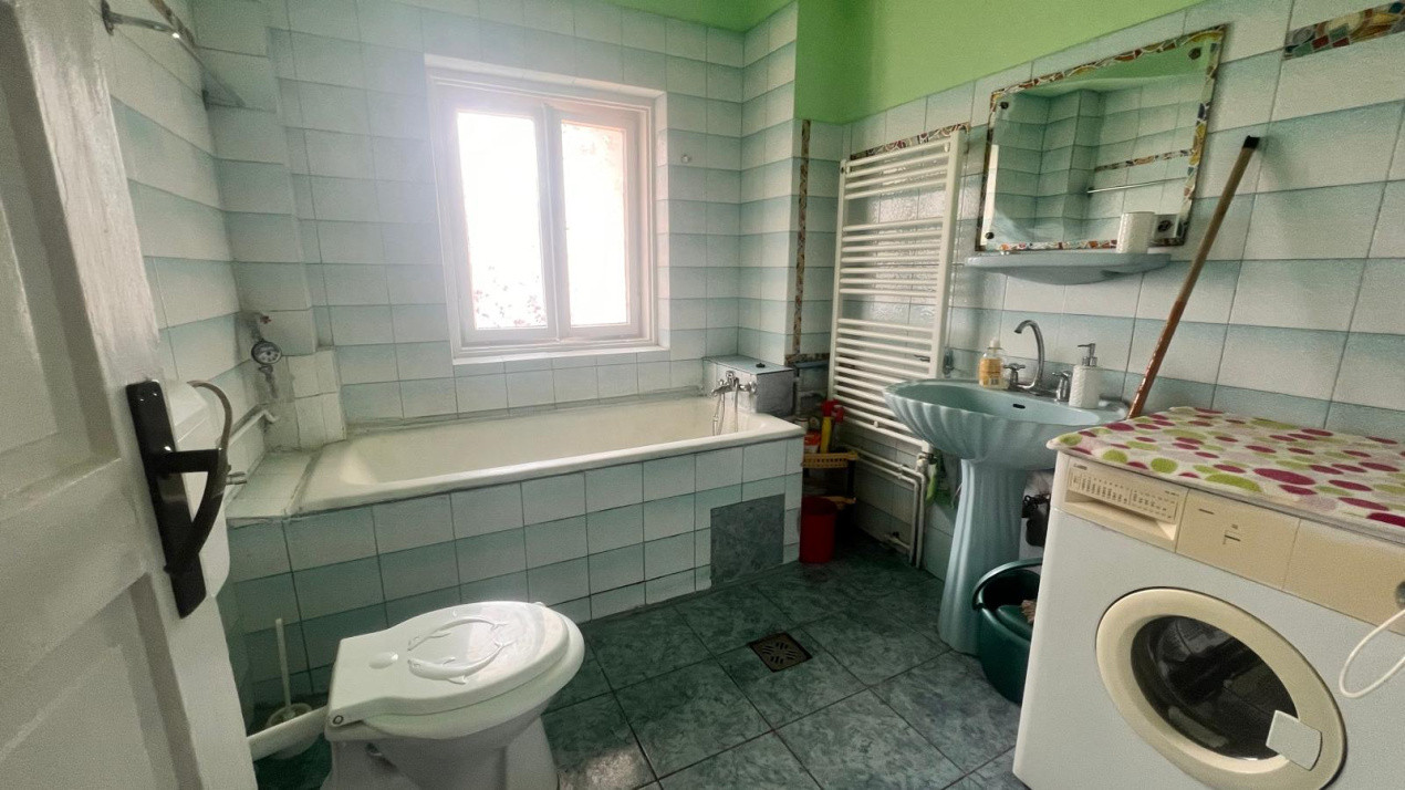  Apartament 3 camere –aproape de Colina Universității