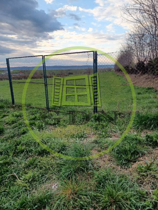 Teren Intravilan 1800mp  in Poplaca 