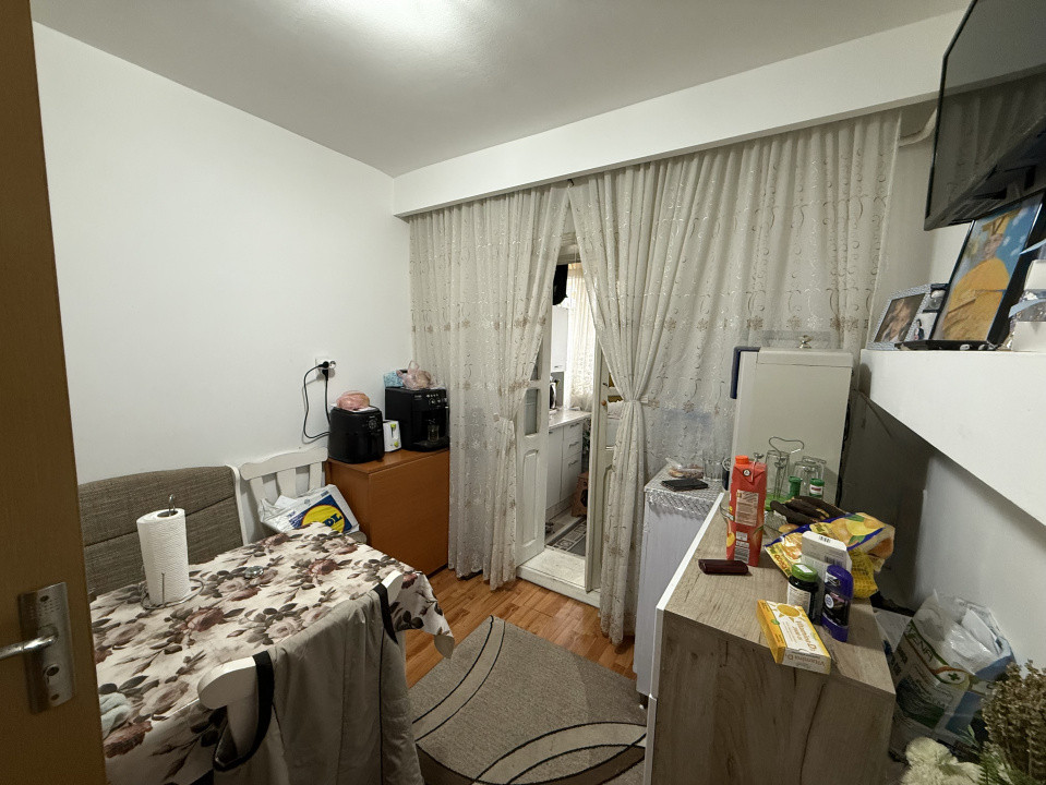 Apartament 2 camere decomandat, 52 mp,  cartier Craiovita Noua, Zona Catedrala 