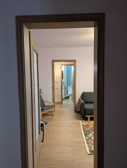 Apartament 2 camere – zona liniștită, bloc cu lift 