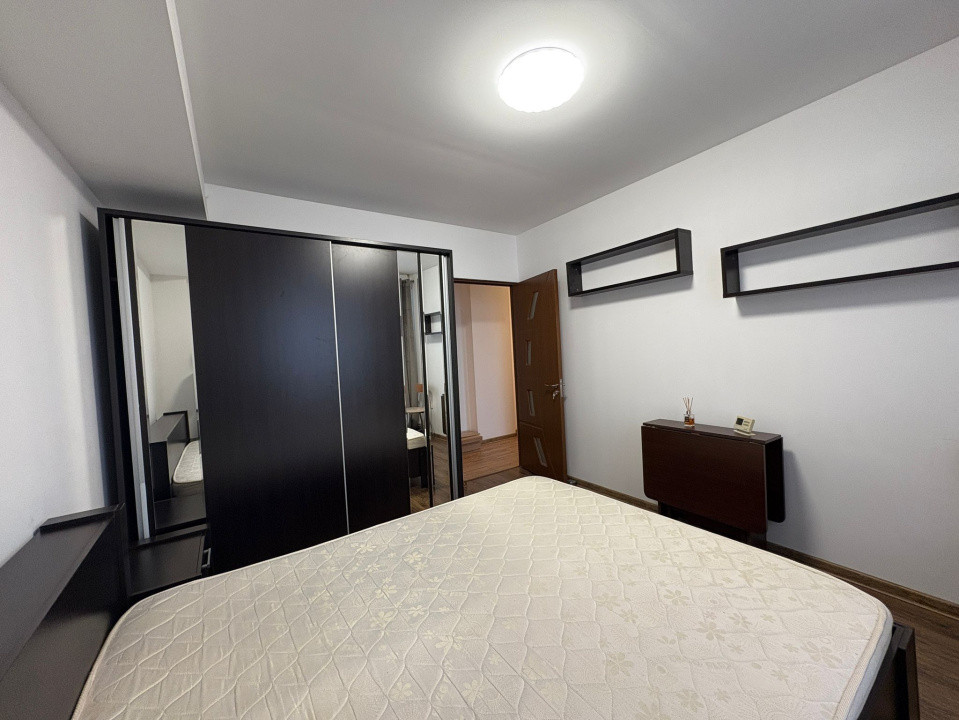 Apartament, 3 camere, decomandat, 75 mp, Cartier Craiovita, Zona Promenada