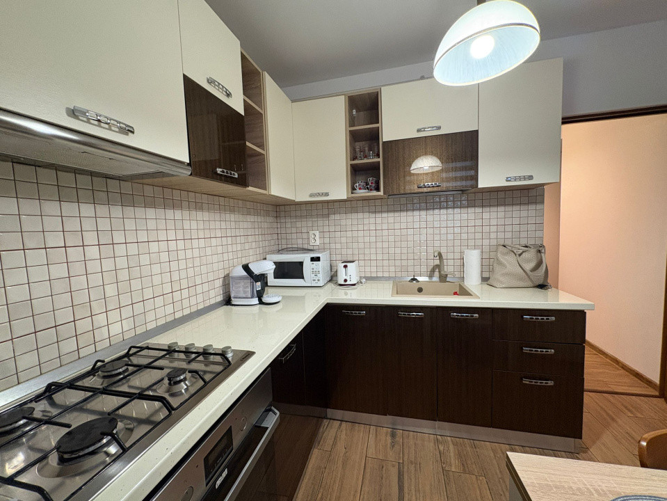 Apartament, 3 camere, decomandat, 75 mp, Cartier Craiovita, Zona Promenada