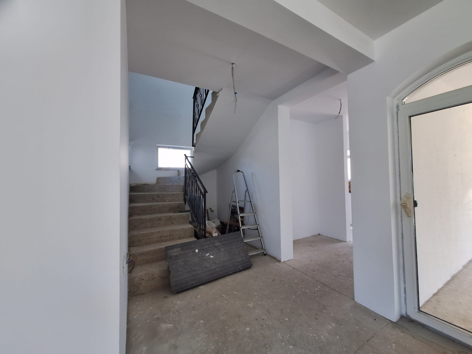 De vânzare casă cu etaj, semifinisat interior, Dezmir, 235000 Eur