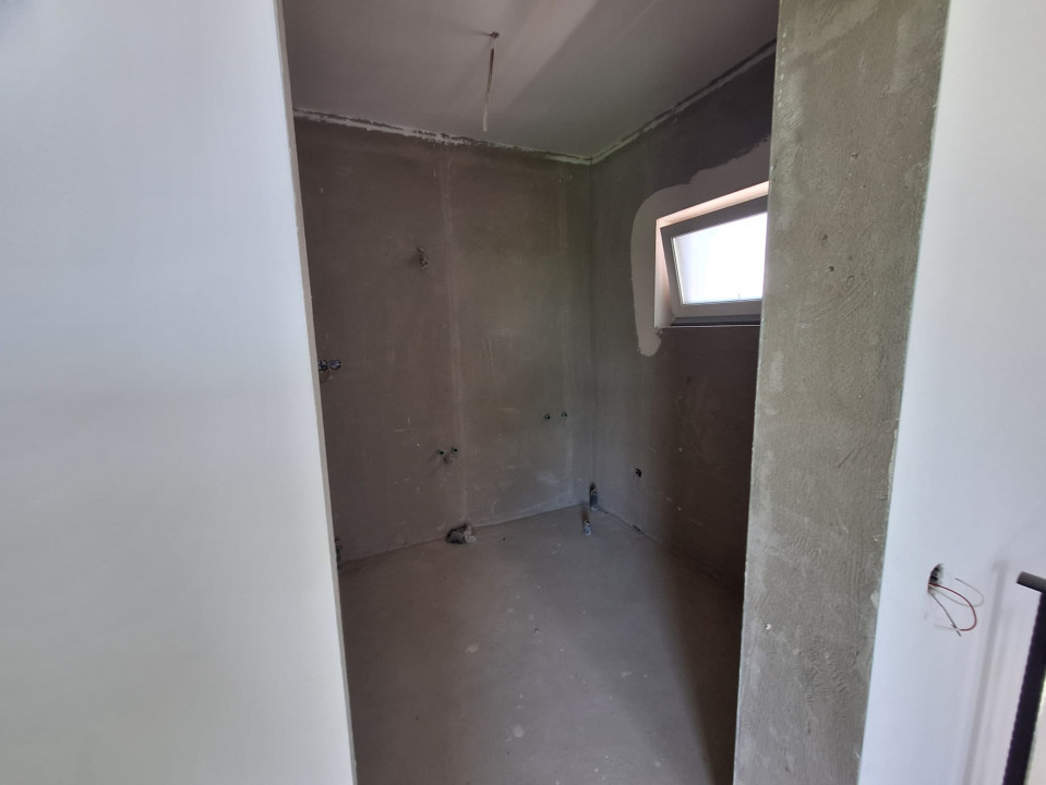 De vânzare casă cu etaj, semifinisat interior, Dezmir, 235000 Eur