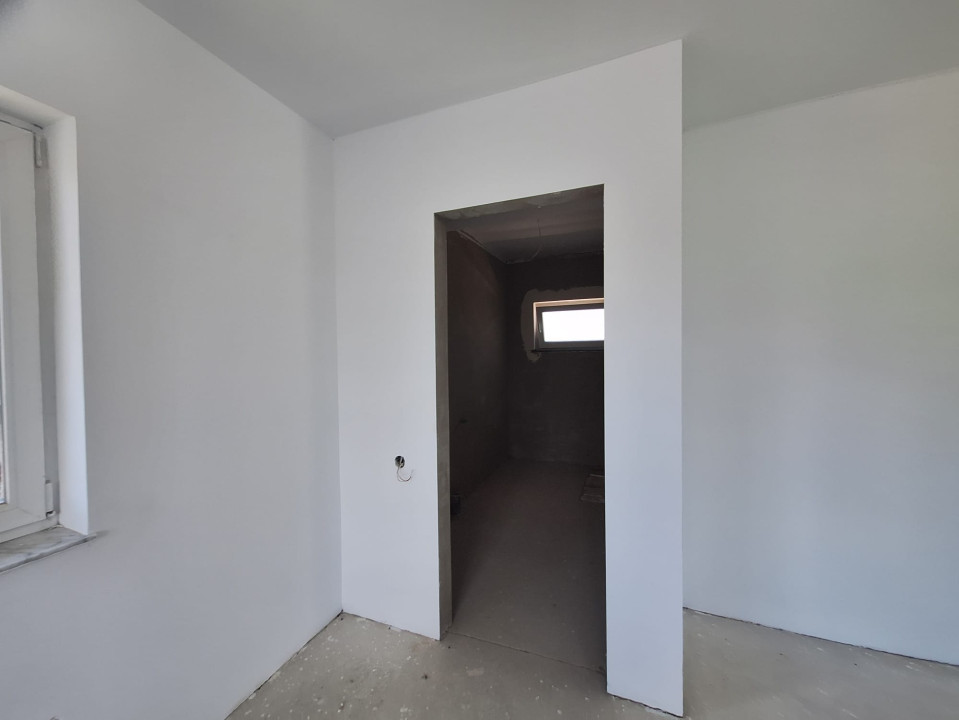 De vânzare casă cu etaj, semifinisat interior, Dezmir, 235000 Eur