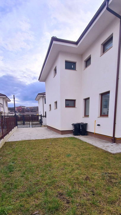 De vânzare casă cu etaj, semifinisat interior, Dezmir, 235000 Eur