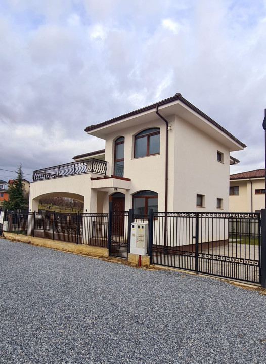 De vânzare casă cu etaj, semifinisat interior, Dezmir, 235000 Eur