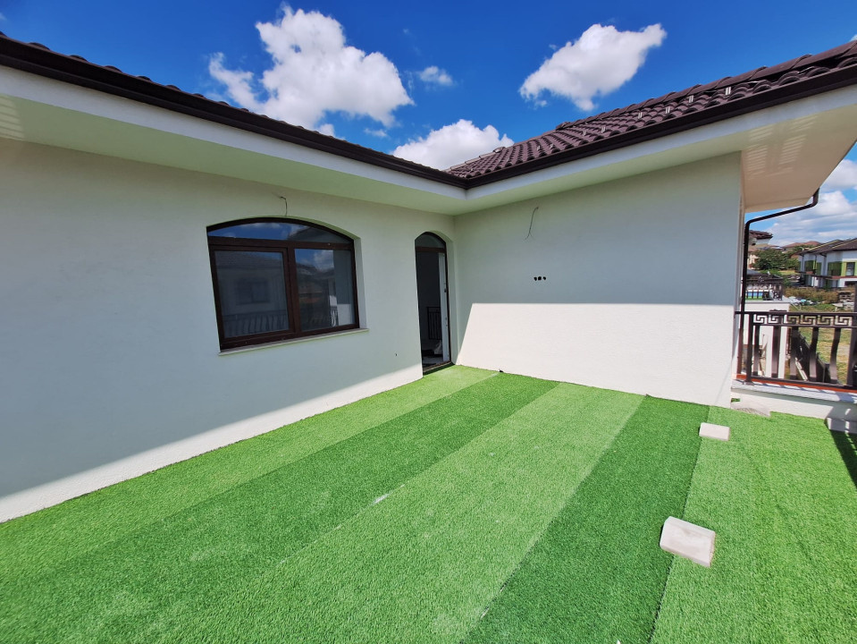 De vânzare casă cu etaj, semifinisat interior, Dezmir, 235000 Eur