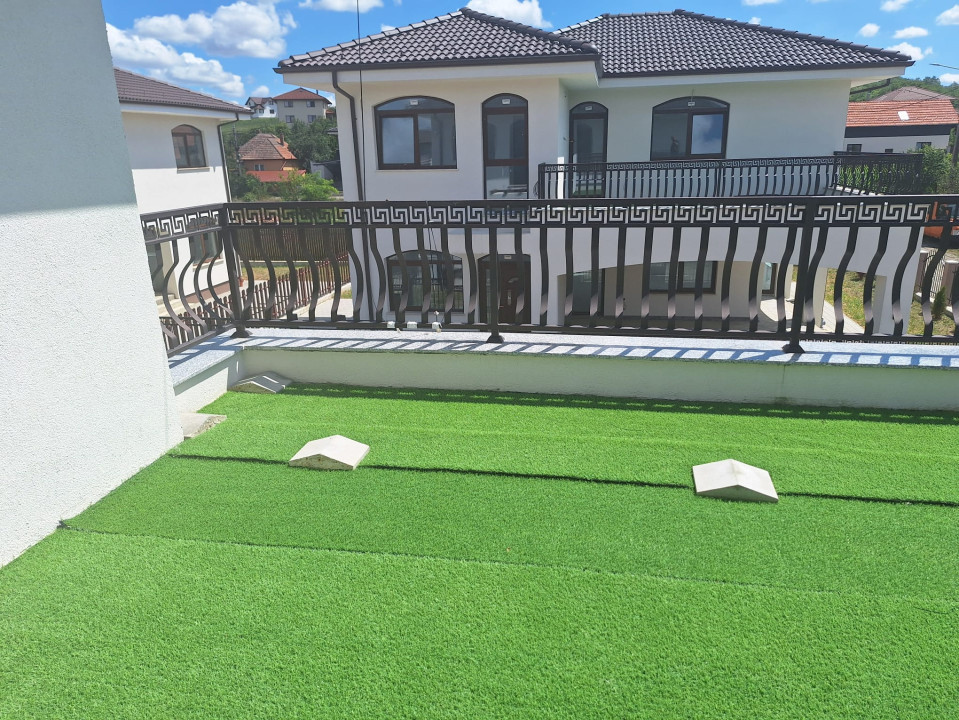 De vânzare casă cu etaj, semifinisat interior, Dezmir, 235000 Eur