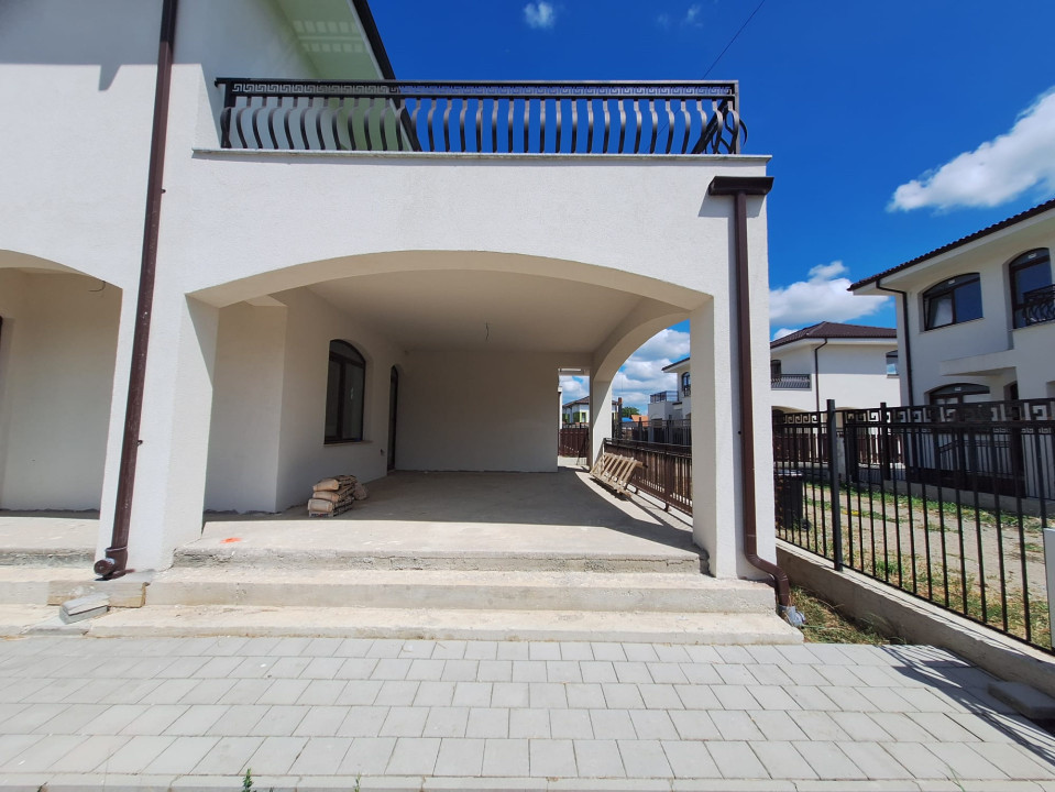 De vânzare casă cu etaj, semifinisat interior, Dezmir, 235000 Eur