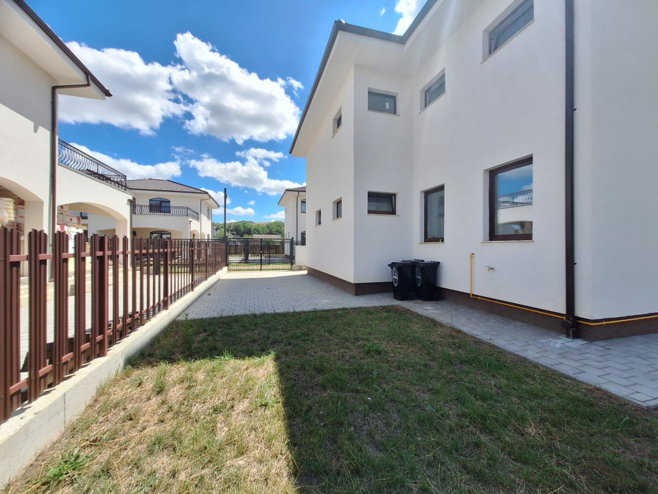 De vânzare casă cu etaj, semifinisat interior, Dezmir, 235000 Eur