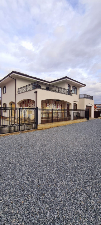 De vânzare casă cu etaj, semifinisat interior, Dezmir, 235000 Eur