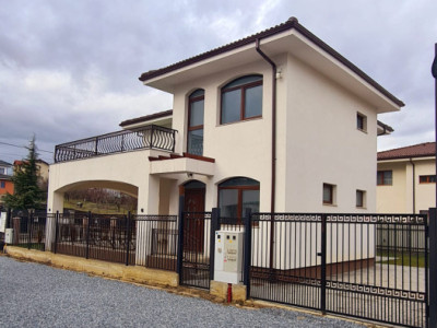 De vânzare casă cu etaj, semifinisat interior, Dezmir, 235000 Eur