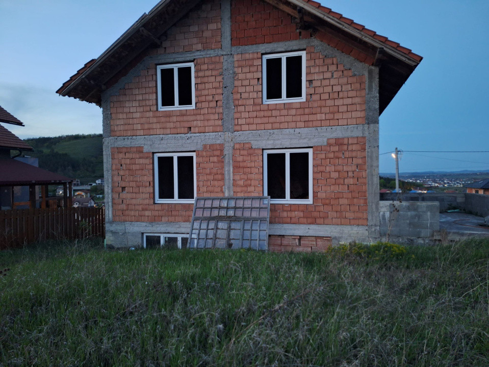 Ocazie! Casă de 200 mp., teren  1000 mp., 194900 Eur, Câmpenești