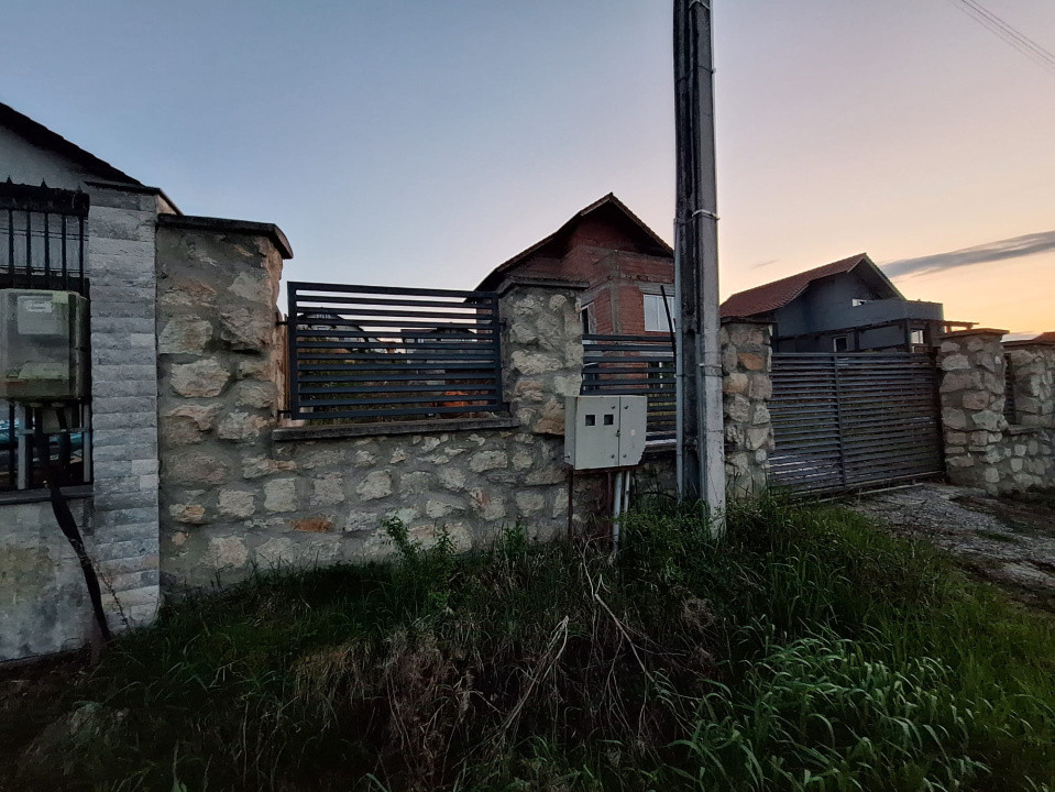 Ocazie! Casă de 200 mp., teren  1000 mp., 194900 Eur, Câmpenești