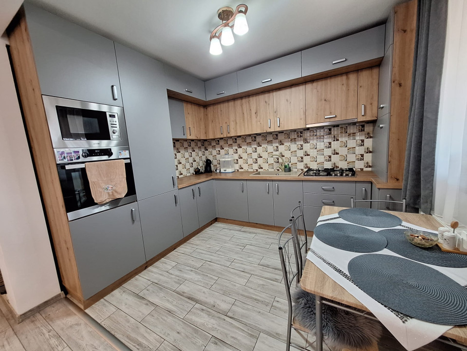 De vânzare casă cu 5 camere, teren de 364 mp, 195 000 euro. sat Jucu