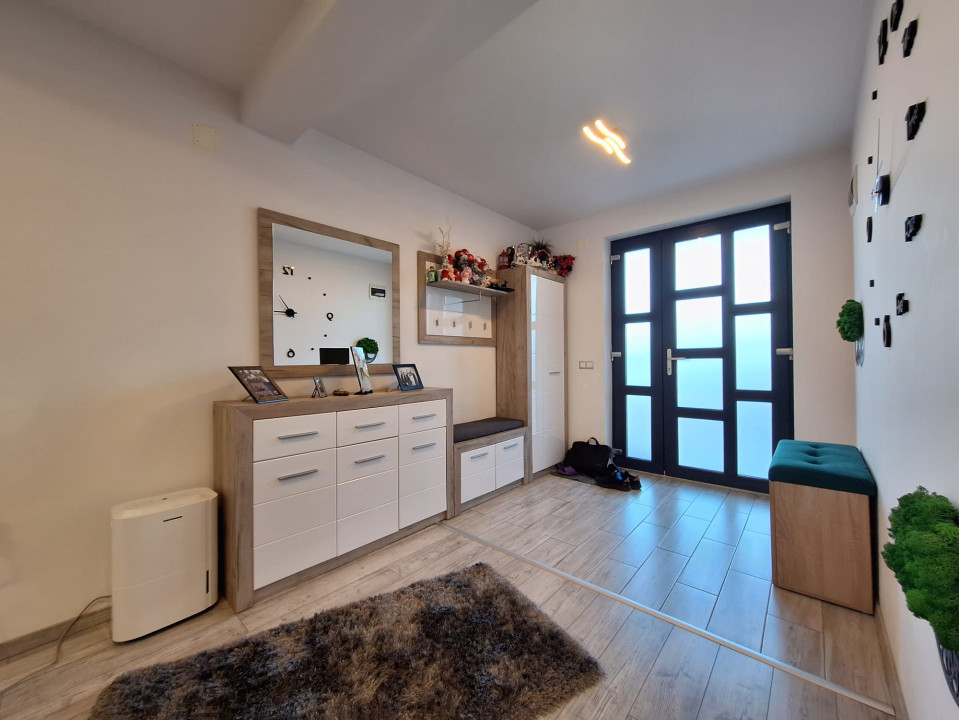 De vânzare casă cu 5 camere, teren de 364 mp, 195 000 euro. sat Jucu