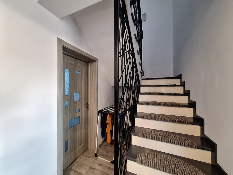 De vânzare casă cu 5 camere, teren de 364 mp, 195 000 euro. sat Jucu