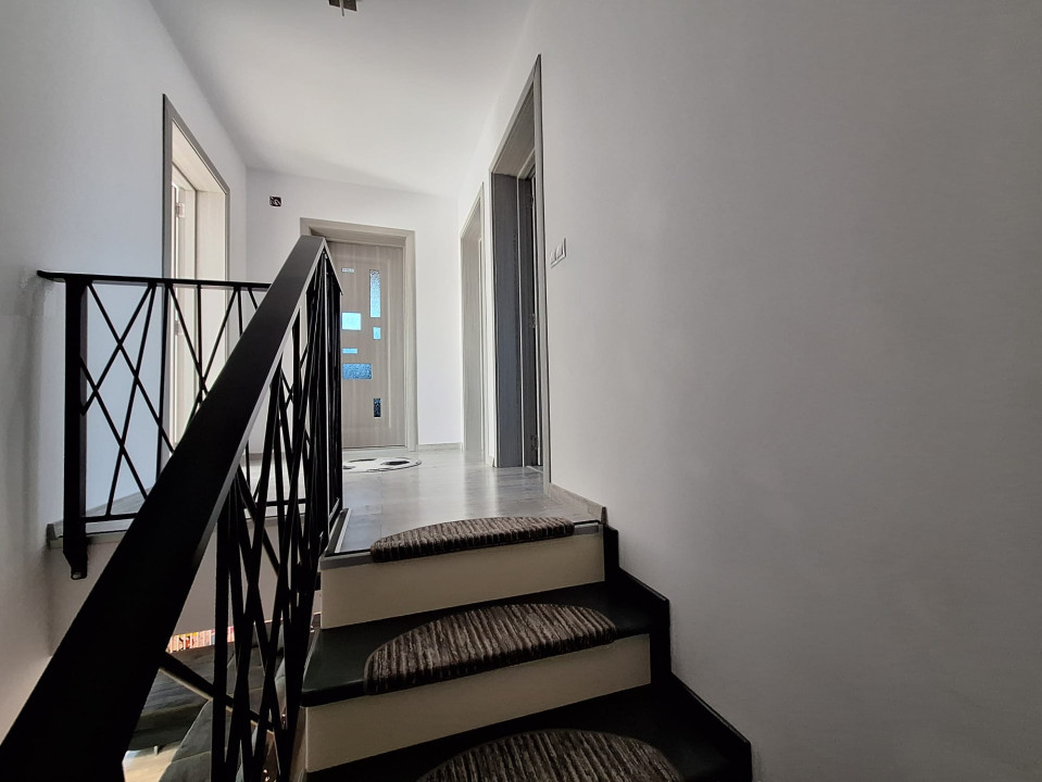 De vânzare casă cu 5 camere, teren de 364 mp, 195 000 euro. sat Jucu
