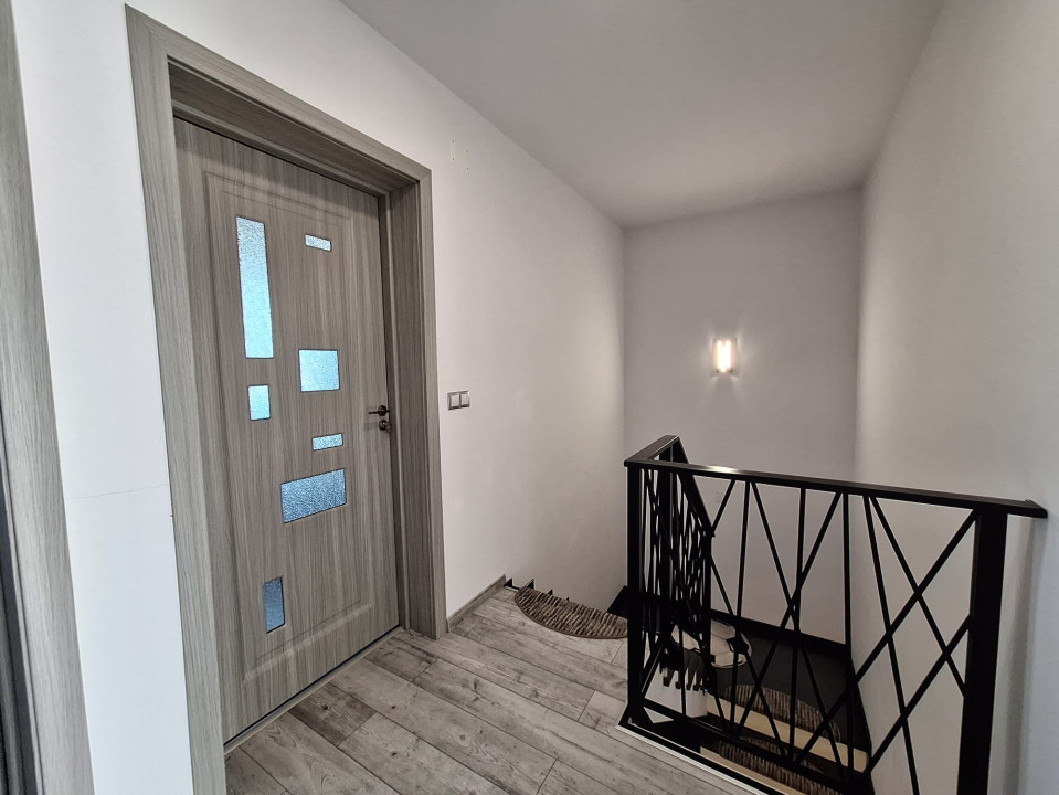 De vânzare casă cu 5 camere, teren de 364 mp, 195 000 euro. sat Jucu