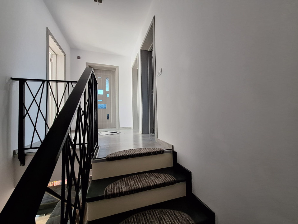  Casă  de vanza cu 5 camere, 195000 euro. com Jucu ,Comision 0 la cumparator!