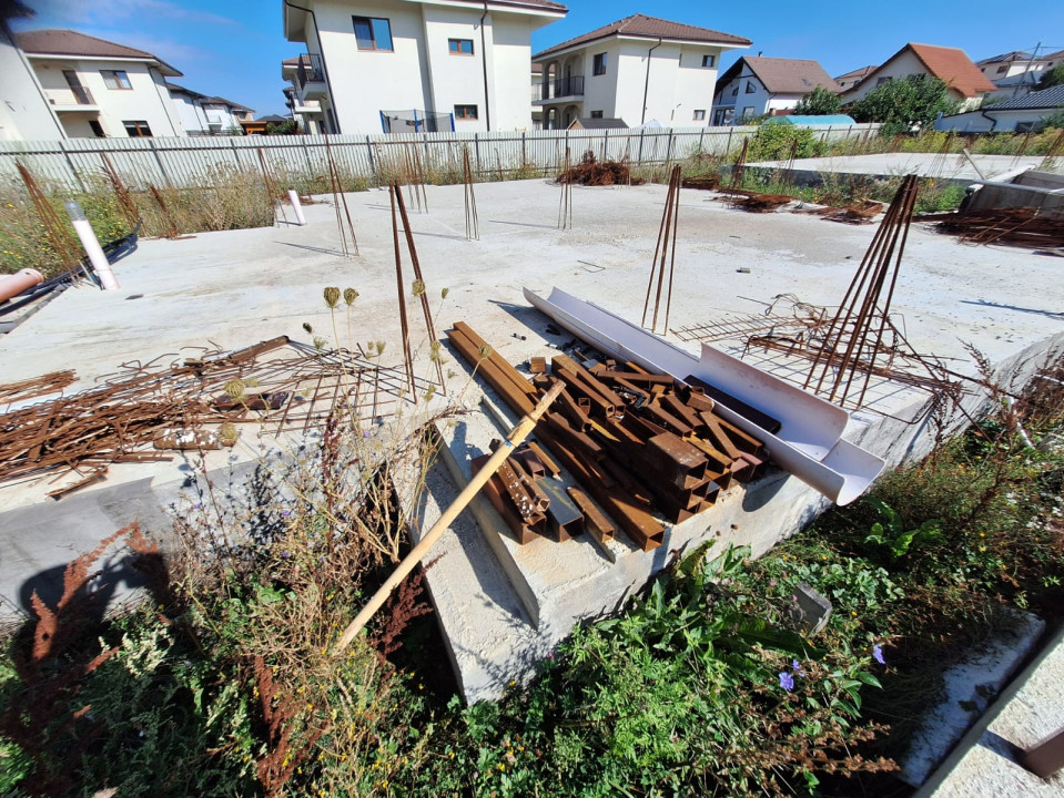 Teren de vânzare cu proiect de casă, fundație făcută, Dezmir, 88000 Eu