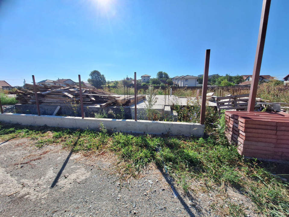 Teren de vânzare cu proiect de casă, fundație făcută, Dezmir, 100000 Eur