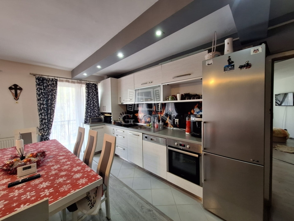 Ocazie! Apart. cu 4 camere 97 mp., în Floreşti zona Muzeul Apei