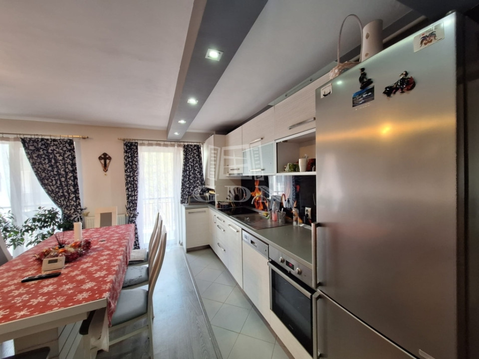 Ocazie! Apart. cu 4 camere 97 mp., în Floreşti zona Muzeul Apei
