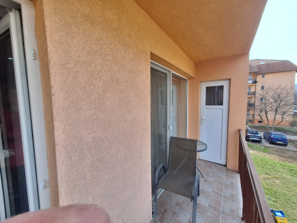 Ocazie! Apart. cu 4 camere 97 mp., în Floreşti zona Muzeul Apei