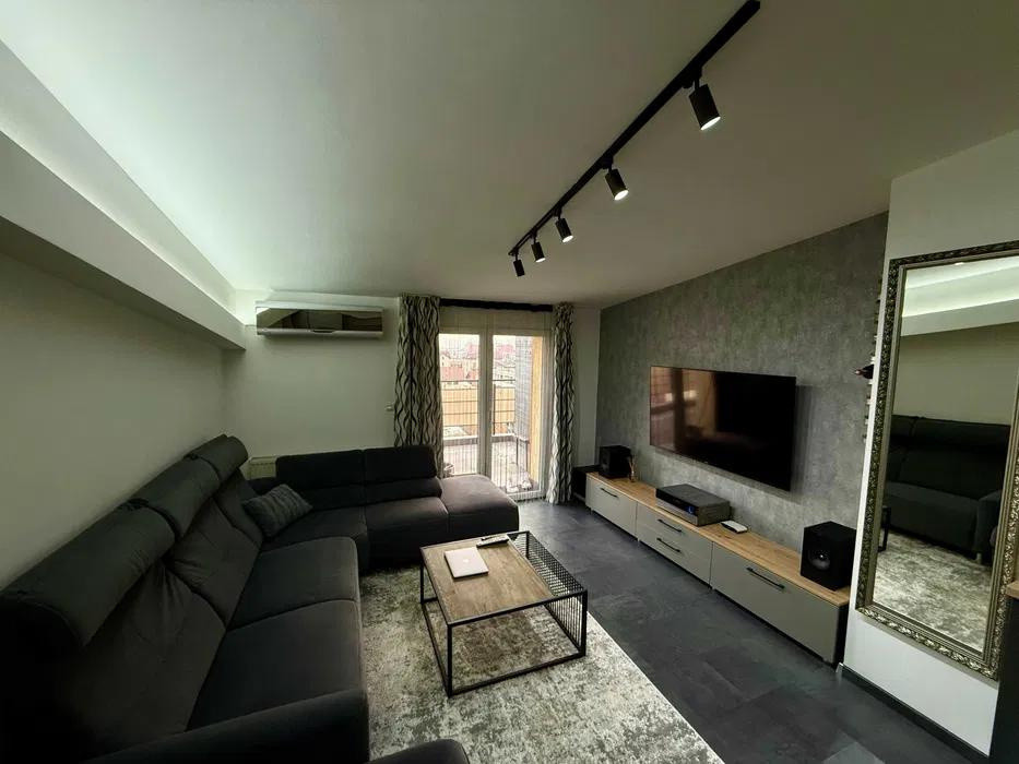 Apart de lux, 2 camere, 44 mp.+20 mp terasă, 195000 Euro, zona FSEGA