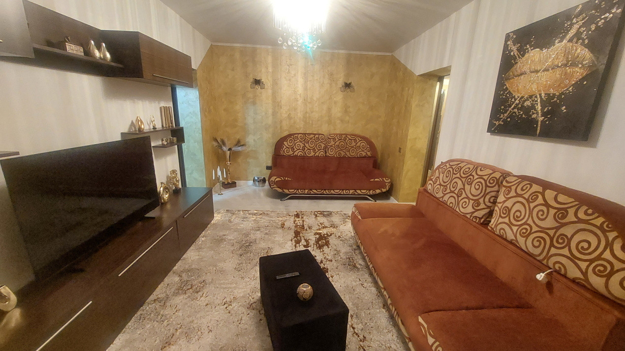 Apartament doua camere semidecomandat, etajul 4, Calea Bucuresti zona Institut
