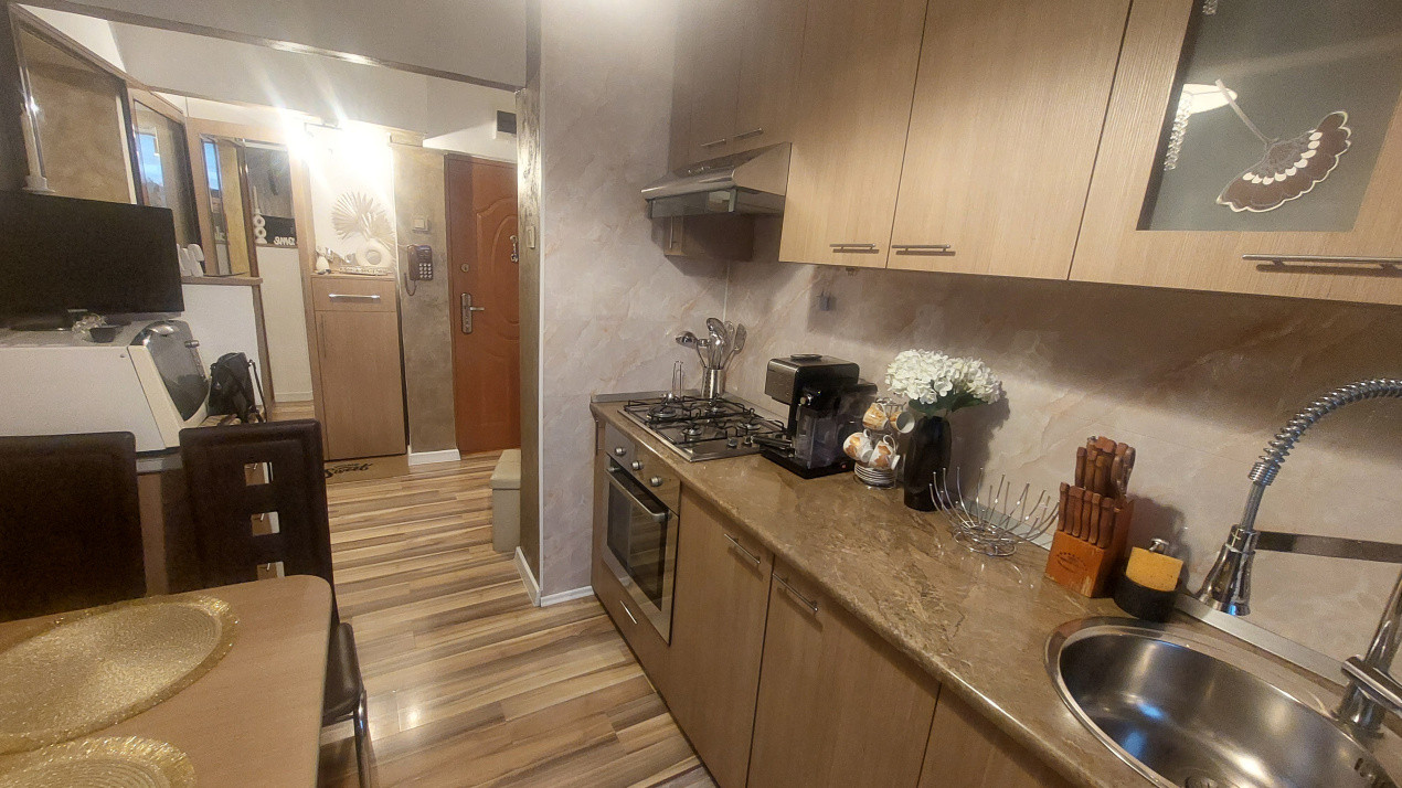 Apartament doua camere semidecomandat, etajul 4, Calea Bucuresti zona Institut