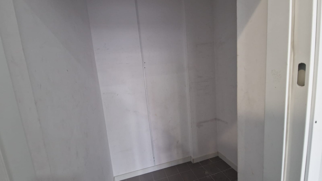 Spatiu comercial, 143mp, Calea Bucuresti, zona McDonald"s