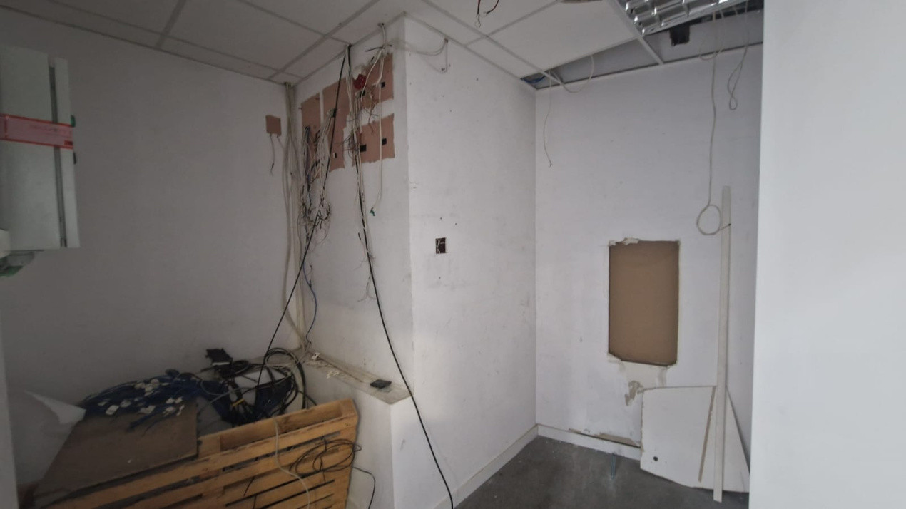 Spatiu comercial, 143mp, Calea Bucuresti, zona McDonald"s