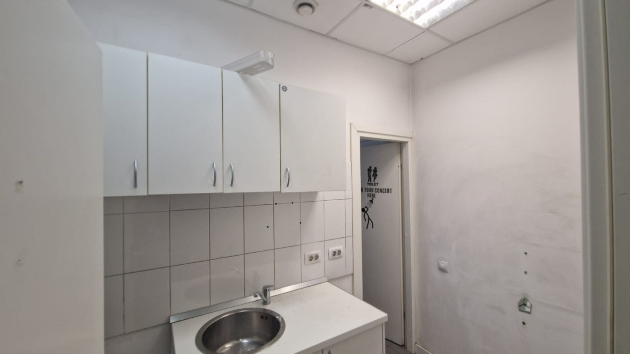 Spatiu comercial, 143mp, Calea Bucuresti, zona McDonald"s