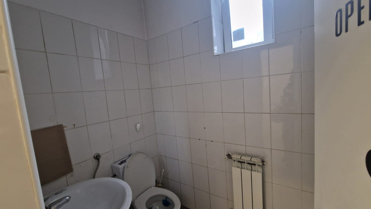 Spatiu comercial, 143mp, Calea Bucuresti, zona McDonald"s