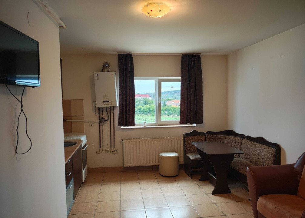 Apartament de închiriat | 4 camere - 100 mp | Strada Abatorului