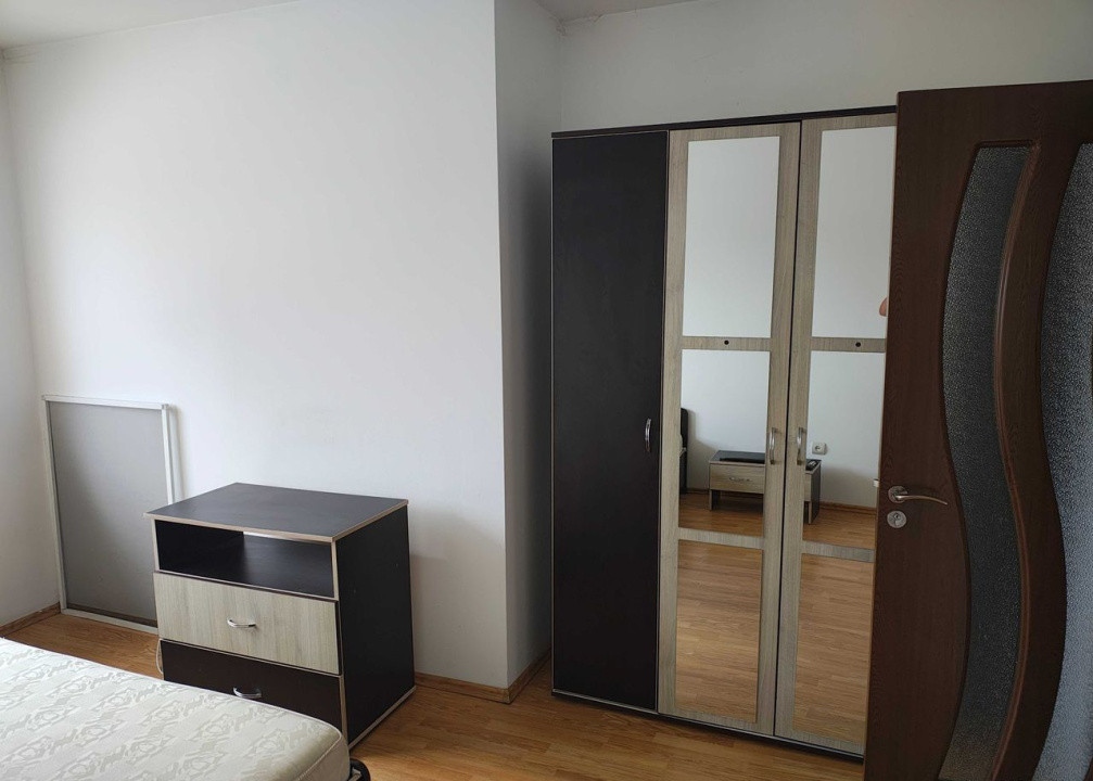 Apartament de închiriat | 4 camere - 100 mp | Strada Abatorului