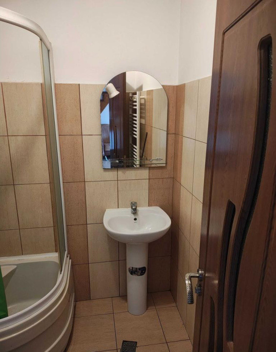 Apartament de închiriat | 4 camere - 100 mp | Strada Abatorului