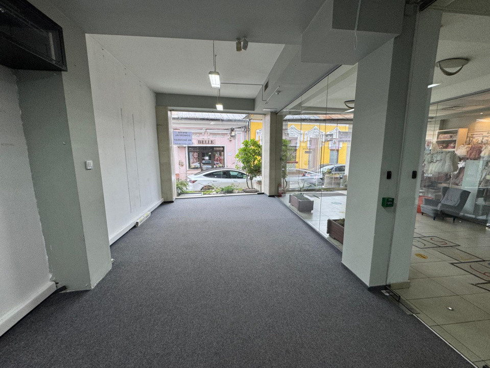Închiriere spațiu comercial cu vitrină în Centrul Clujului!
