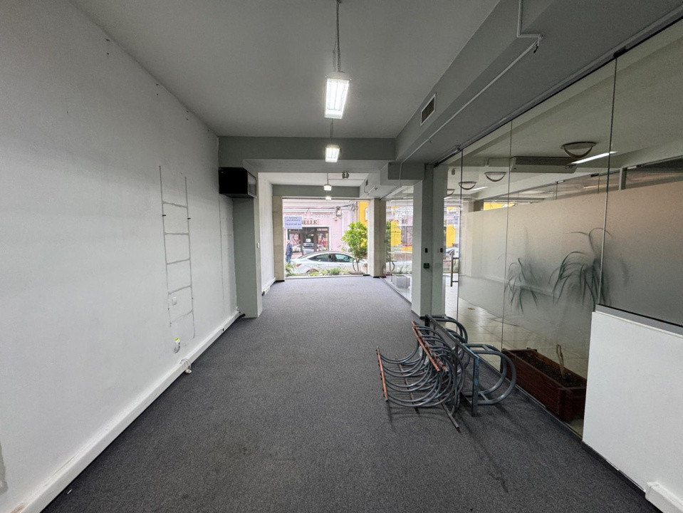 Închiriere spațiu comercial cu vitrină în Centrul Clujului!