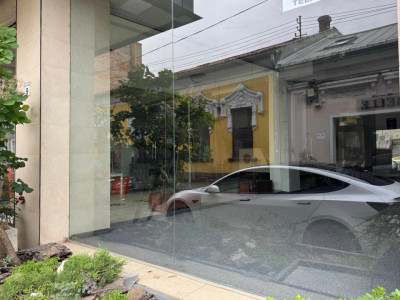 Închiriere spațiu comercial cu vitrină în Centrul Clujului!